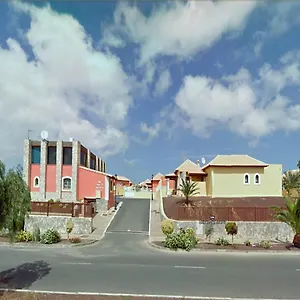 https://villas-brisas-del-mar-corralejo.in-canary-islands.com